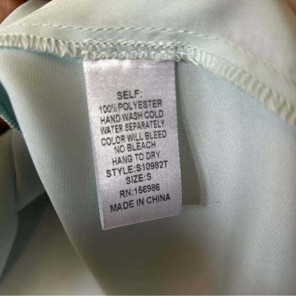 NWT Idem Ditto Seafoam Green Satin High Neck Tank/Blouse Sieze Small - Picture 11 of 11